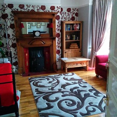 Beautiful Room In Victorian Family Home Ilford Exteriör bild
