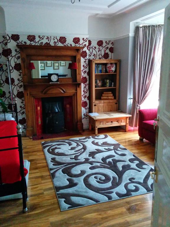 Beautiful Room In Victorian Family Home Ilford Exteriör bild