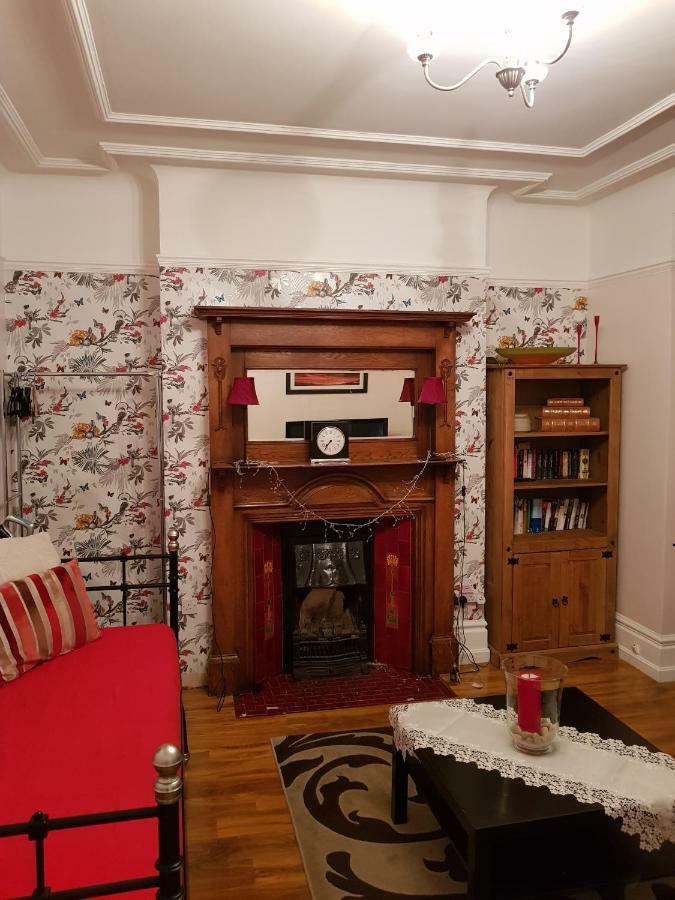 Beautiful Room In Victorian Family Home Ilford Exteriör bild